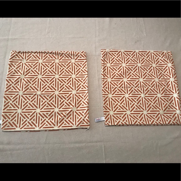 Set of orange and cream pillow covers - Picture 2 of 7